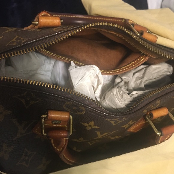 Vintage Authentic “Louis Vuitton” bag - Picture 6 of 8